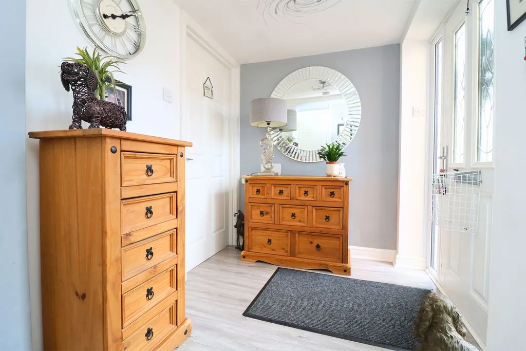 Burghley Drive, West Bromwich, B71, photo 5