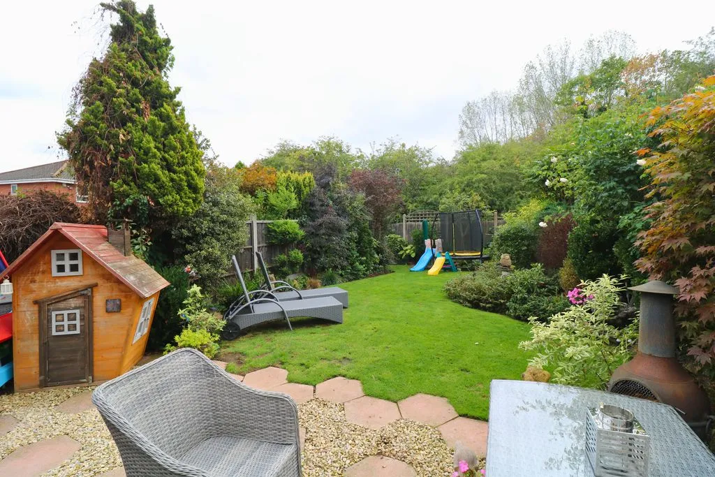 Burghley Drive, West Bromwich, B71, photo 12