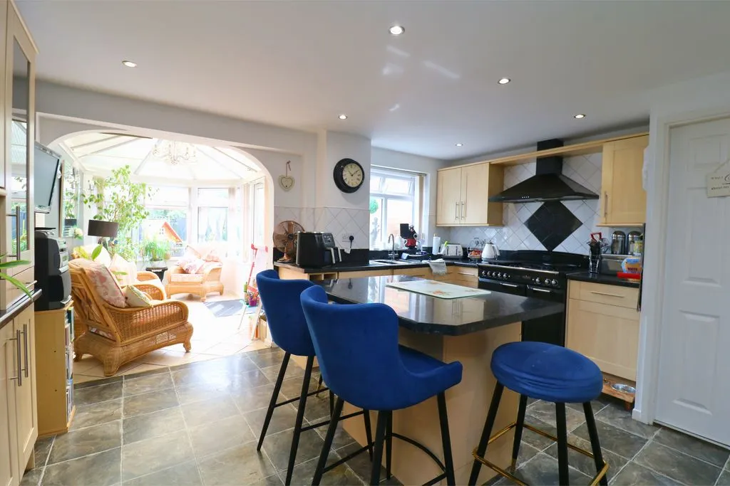 Burghley Drive, West Bromwich, B71, photo 7
