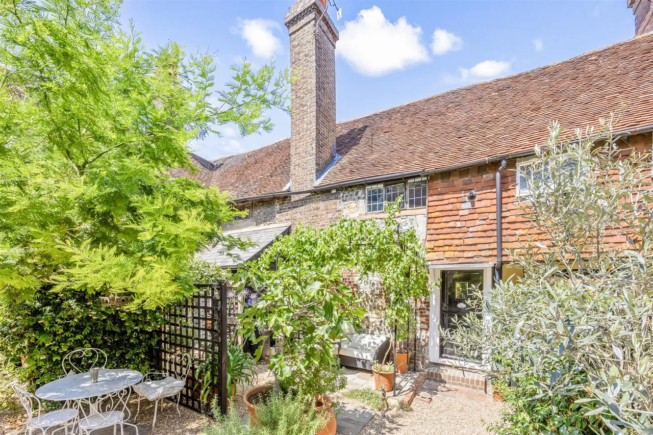 Southover High Street, Lewes, BN7 1HT, photo 25