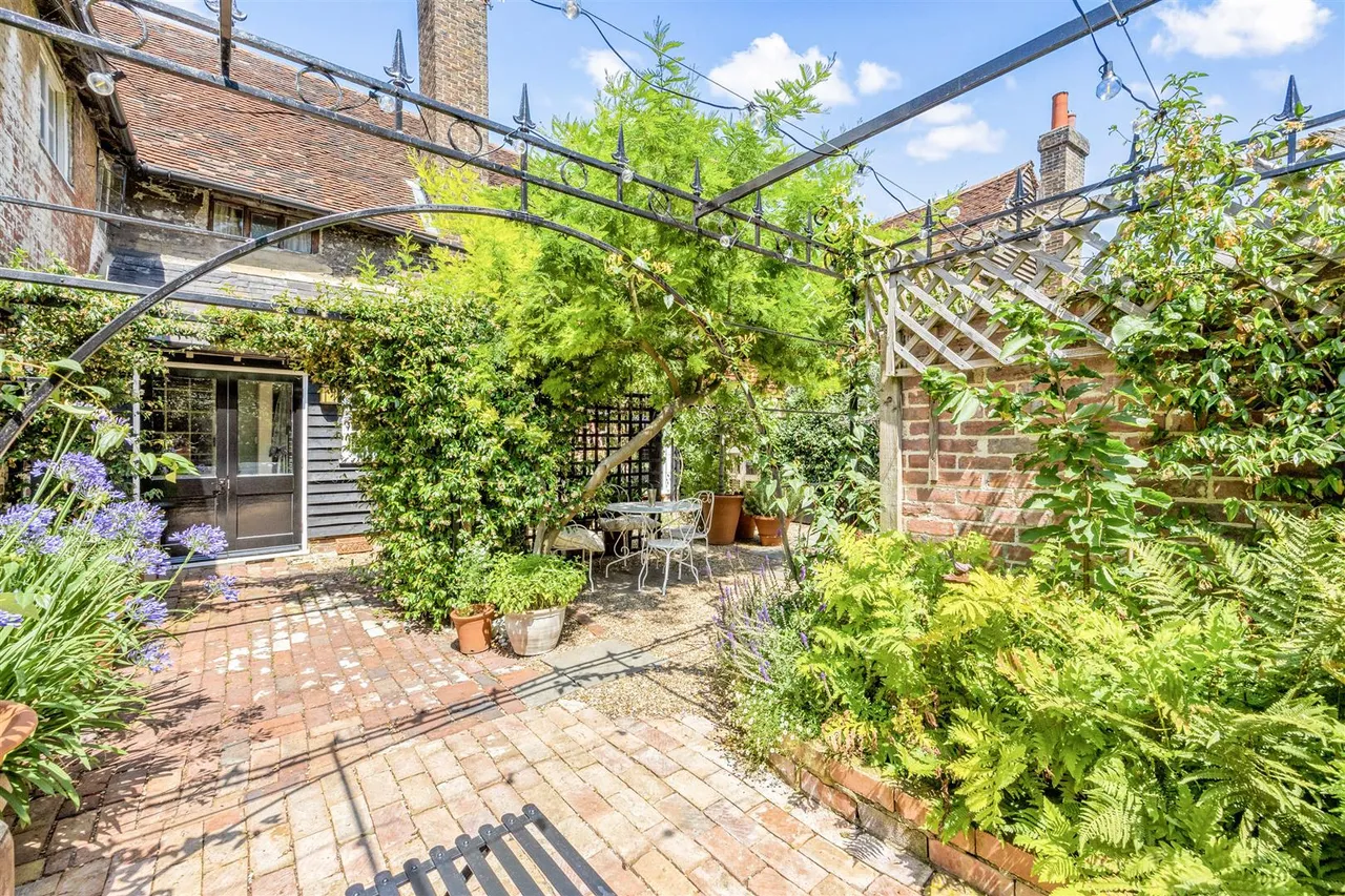 Southover High Street, Lewes, BN7 1HT, photo 14
