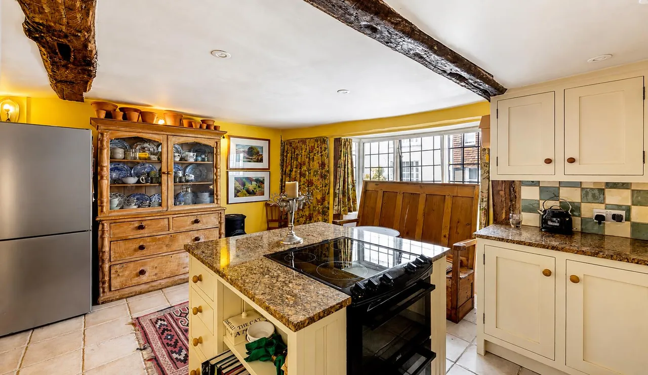 Southover High Street, Lewes, BN7 1HT, photo 2