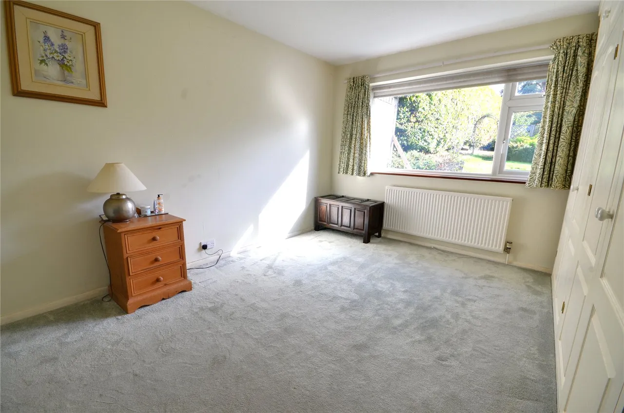 Musgrave Avenue, East Grinstead, RH19, photo 13