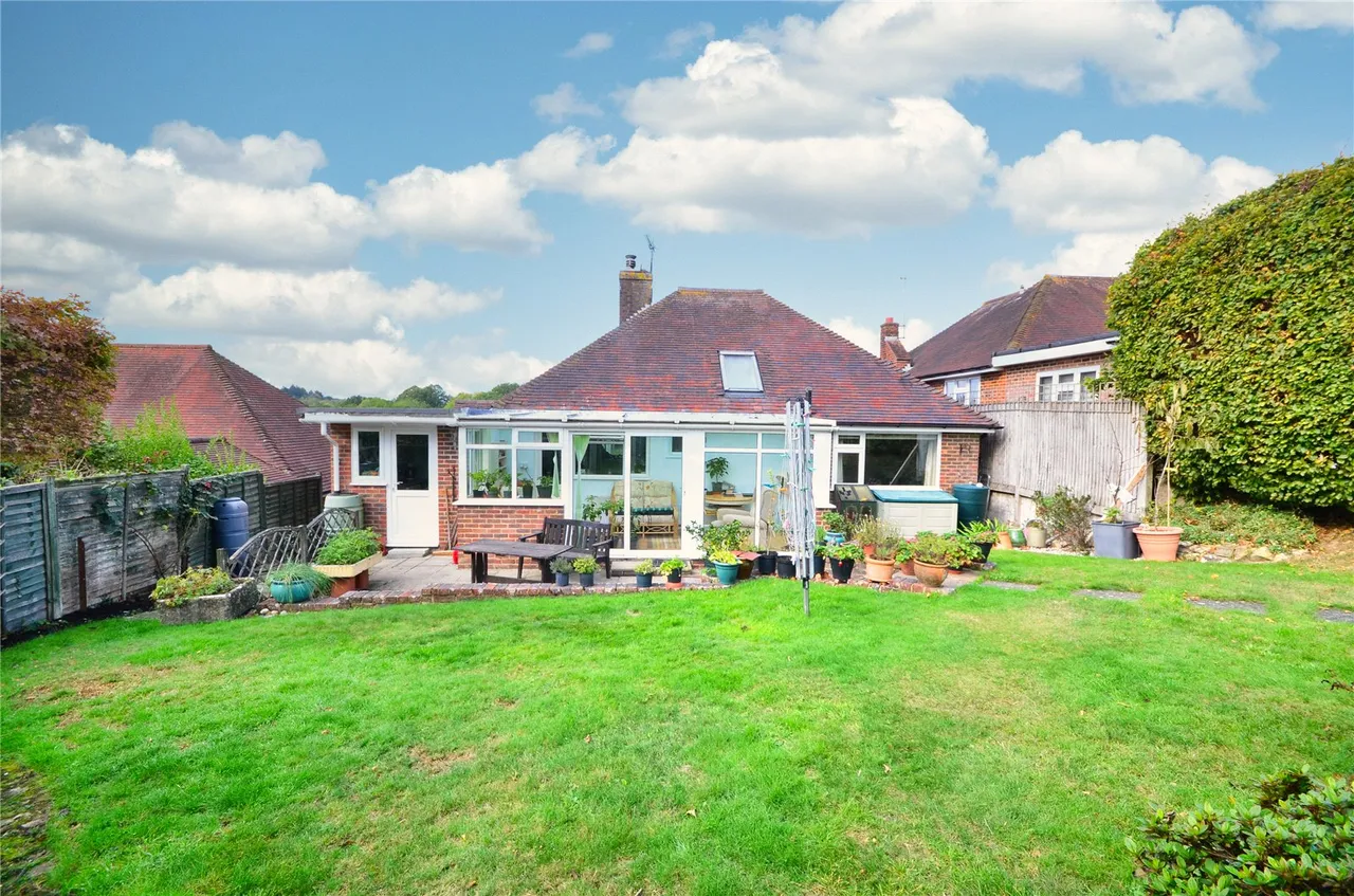 Musgrave Avenue, East Grinstead, RH19, photo 24