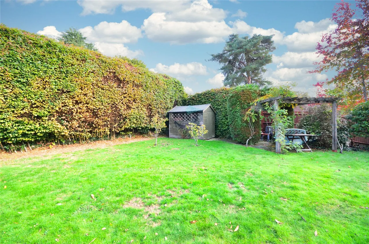 Musgrave Avenue, East Grinstead, RH19, photo 21