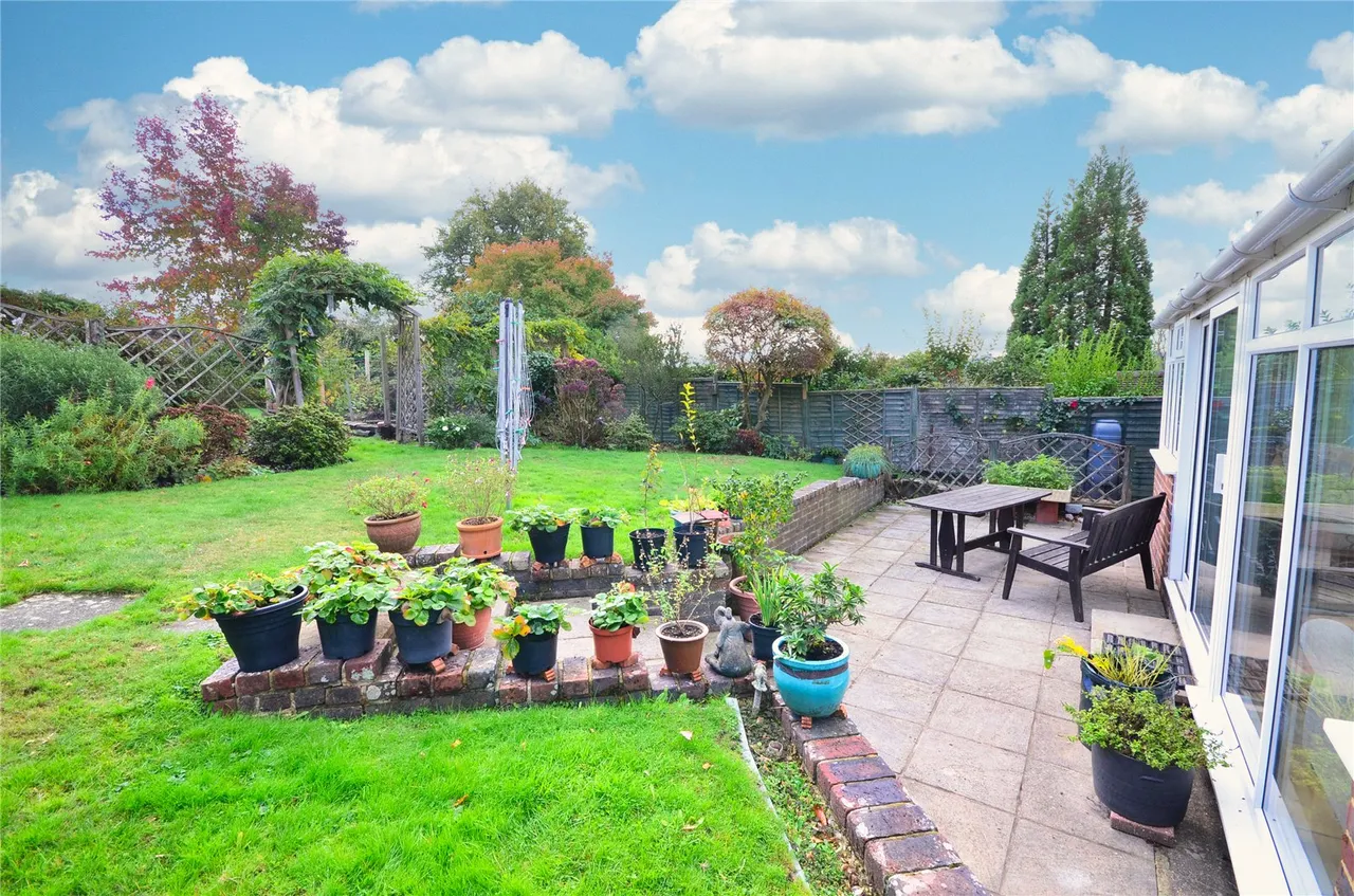 Musgrave Avenue, East Grinstead, RH19, photo 16