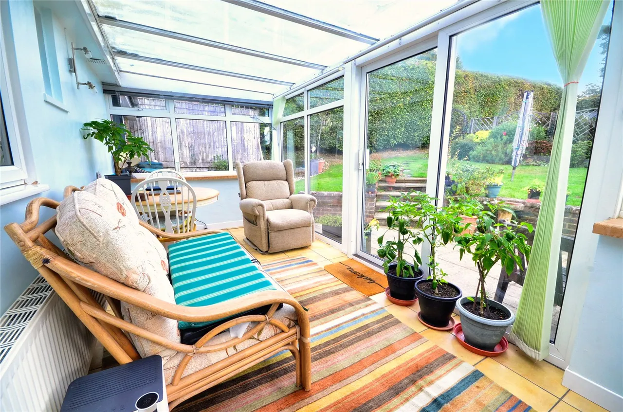 Musgrave Avenue, East Grinstead, RH19, photo 7