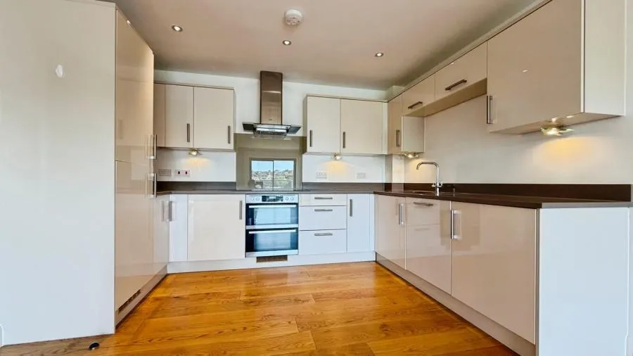 Racecourse Road, Newbury, RG14, photo 2