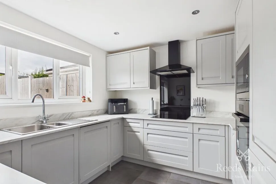 Windermere Road, West Yorkshire, WF10, photo 3