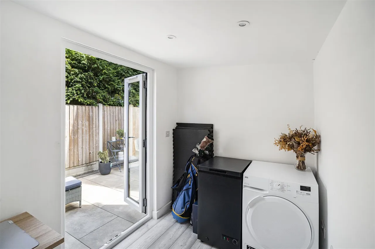 Royal Way, Trumpington, CB2, photo 23
