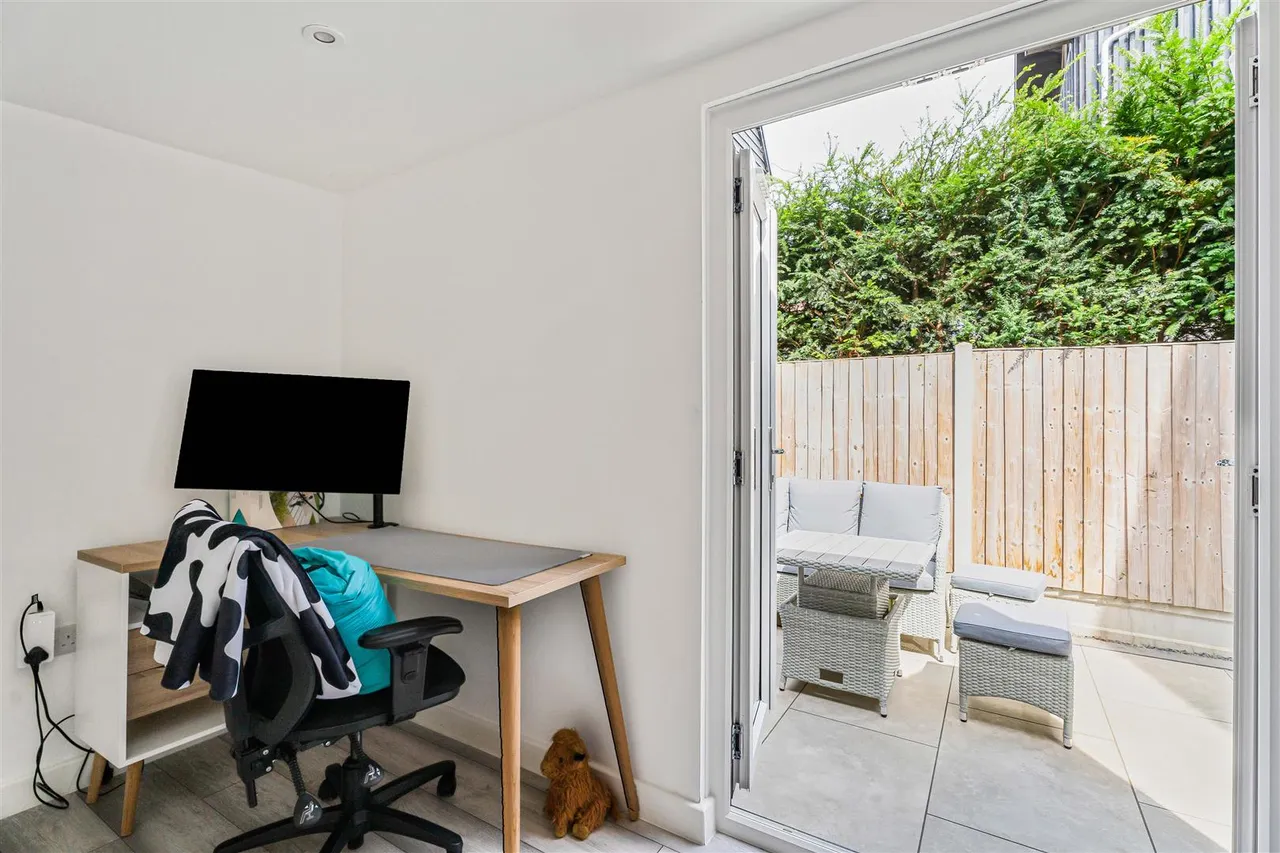 Royal Way, Trumpington, CB2, photo 24
