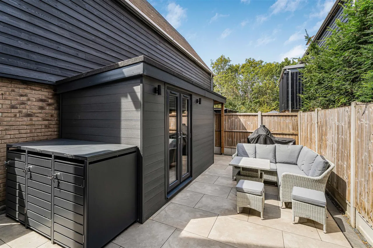 Royal Way, Trumpington, CB2, photo 22