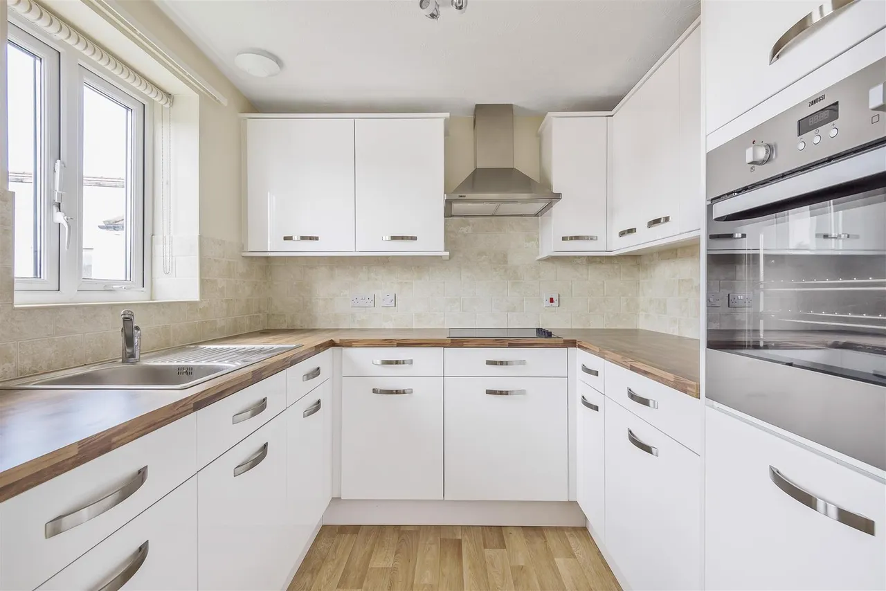 Broomstick Hall Road, Waltham Abbey, EN9, photo 6