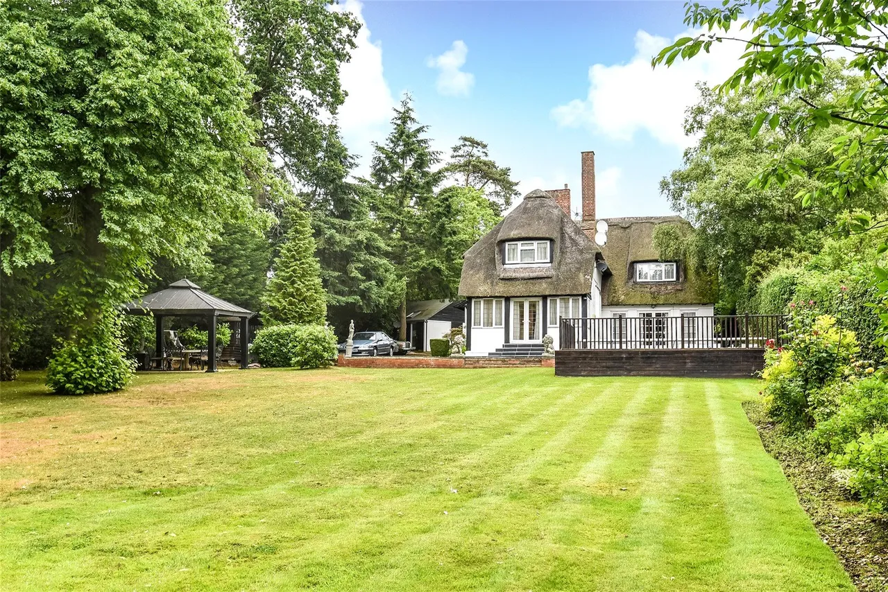 South View Road, Pinner Fees Apply, HA5, photo 2