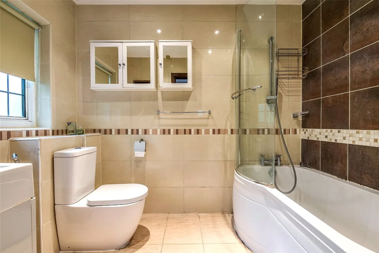 South View Road, Pinner Fees Apply, HA5, photo 30