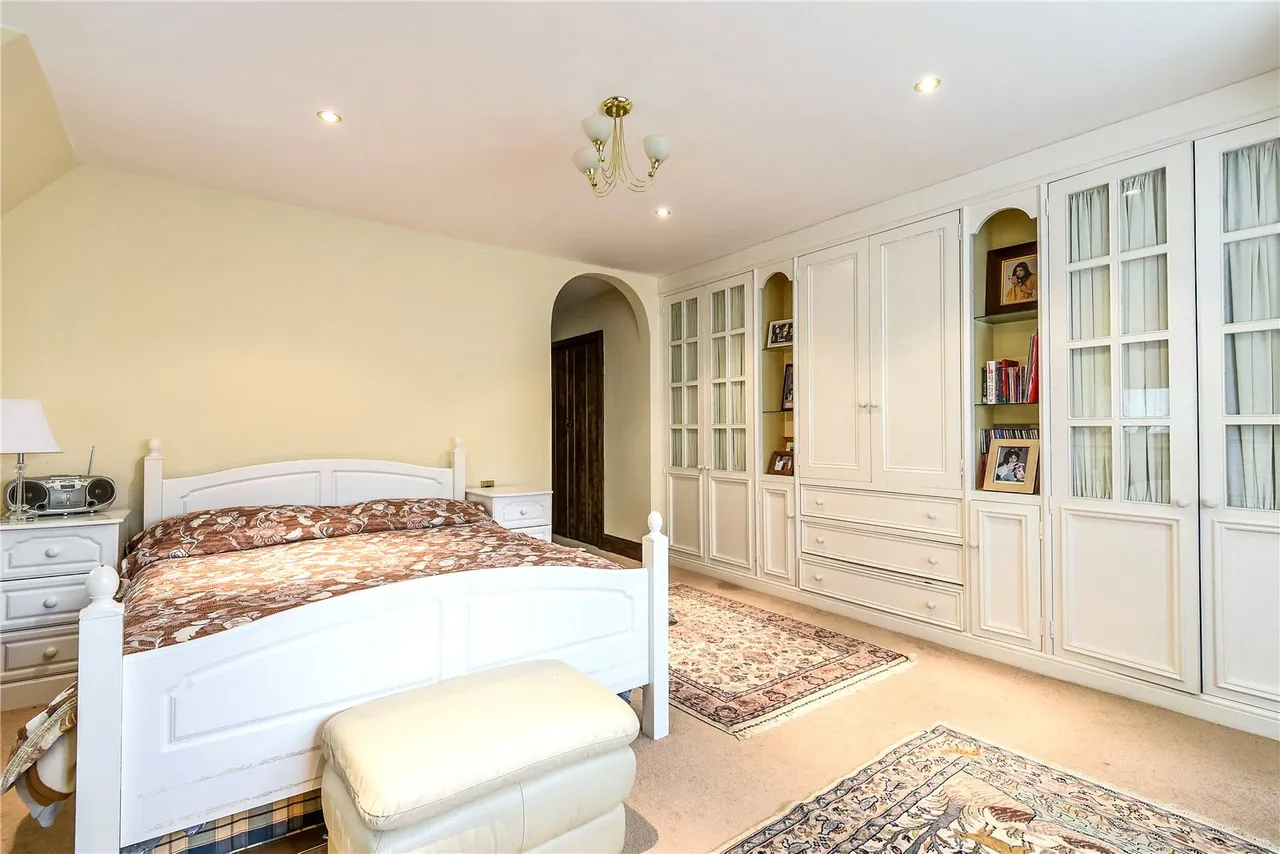 South View Road, Pinner Fees Apply, HA5, photo 25