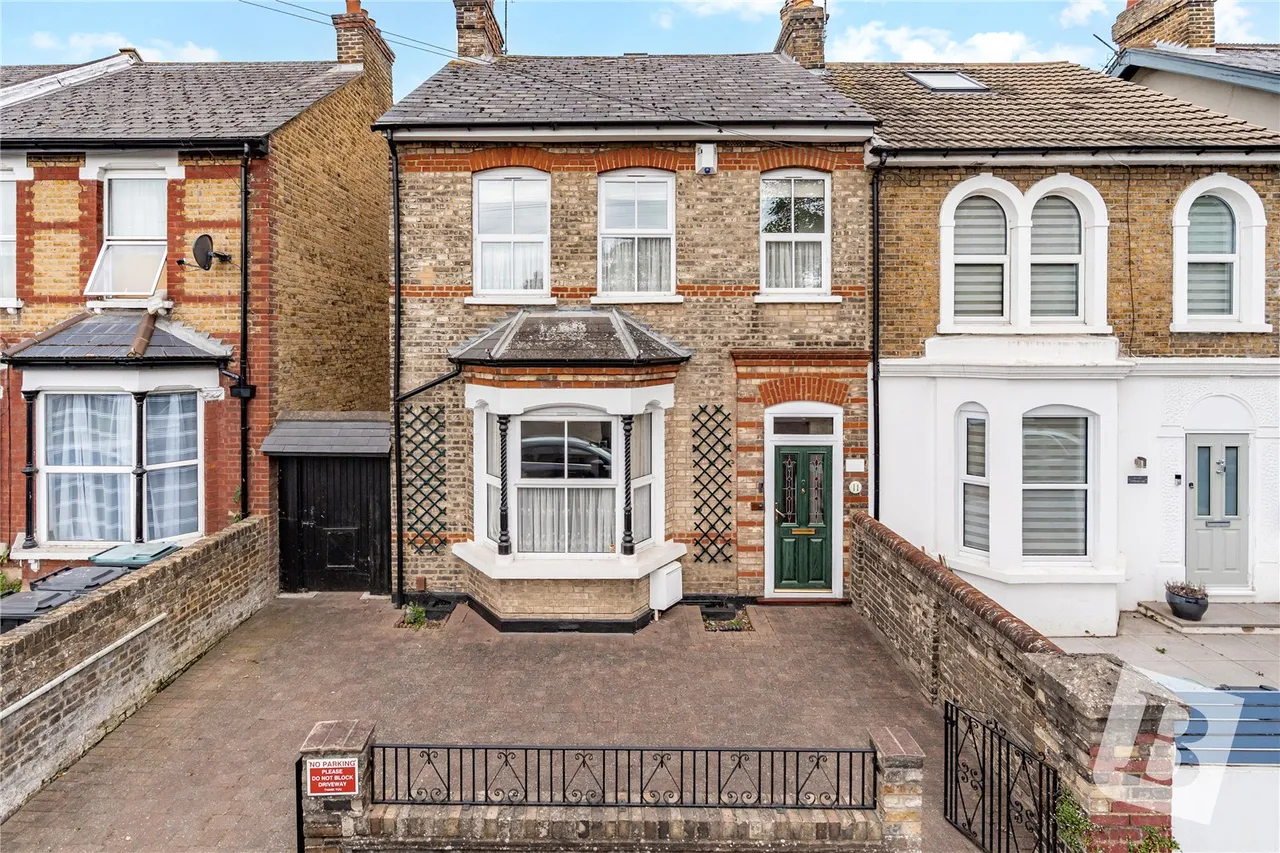 3 bed house for sale — Whitehill Road, Gravesend, Kent, DA12
