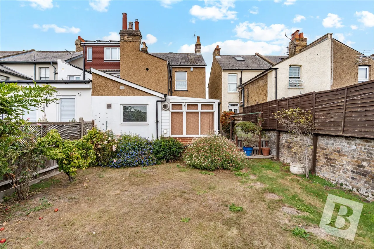 Whitehill Road, Gravesend, Kent, DA12, photo 3