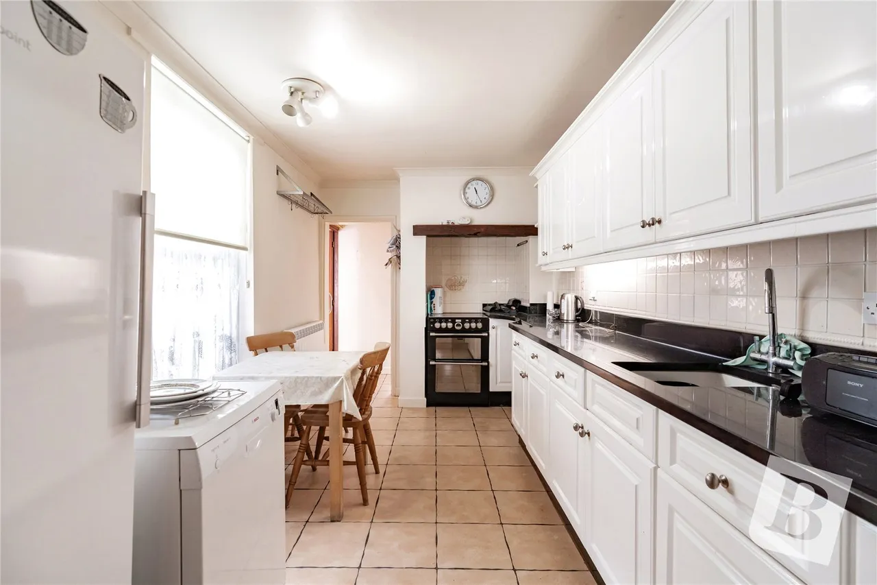 Whitehill Road, Gravesend, Kent, DA12, photo 4