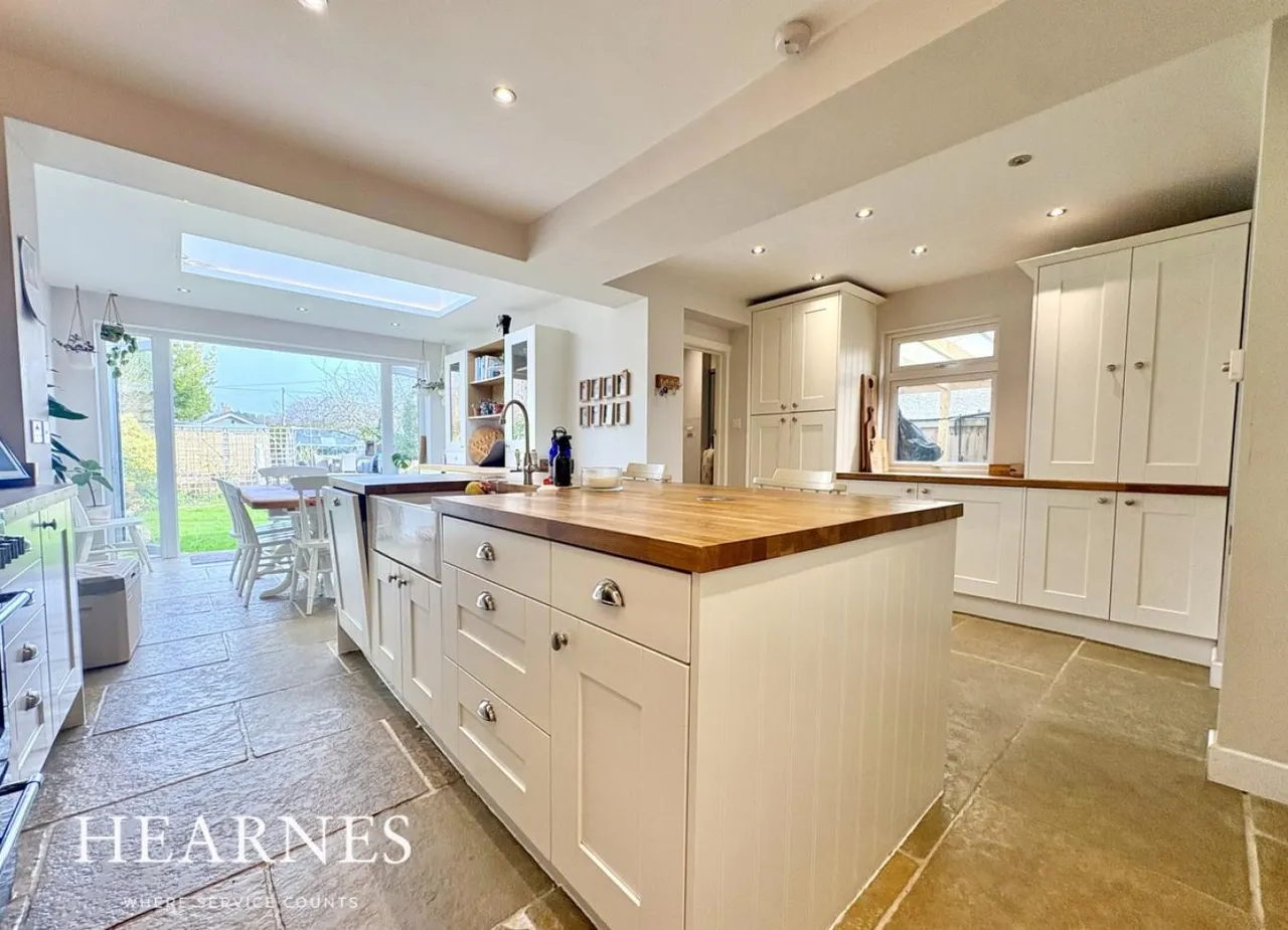Dorchester Road, BH16, photo 3