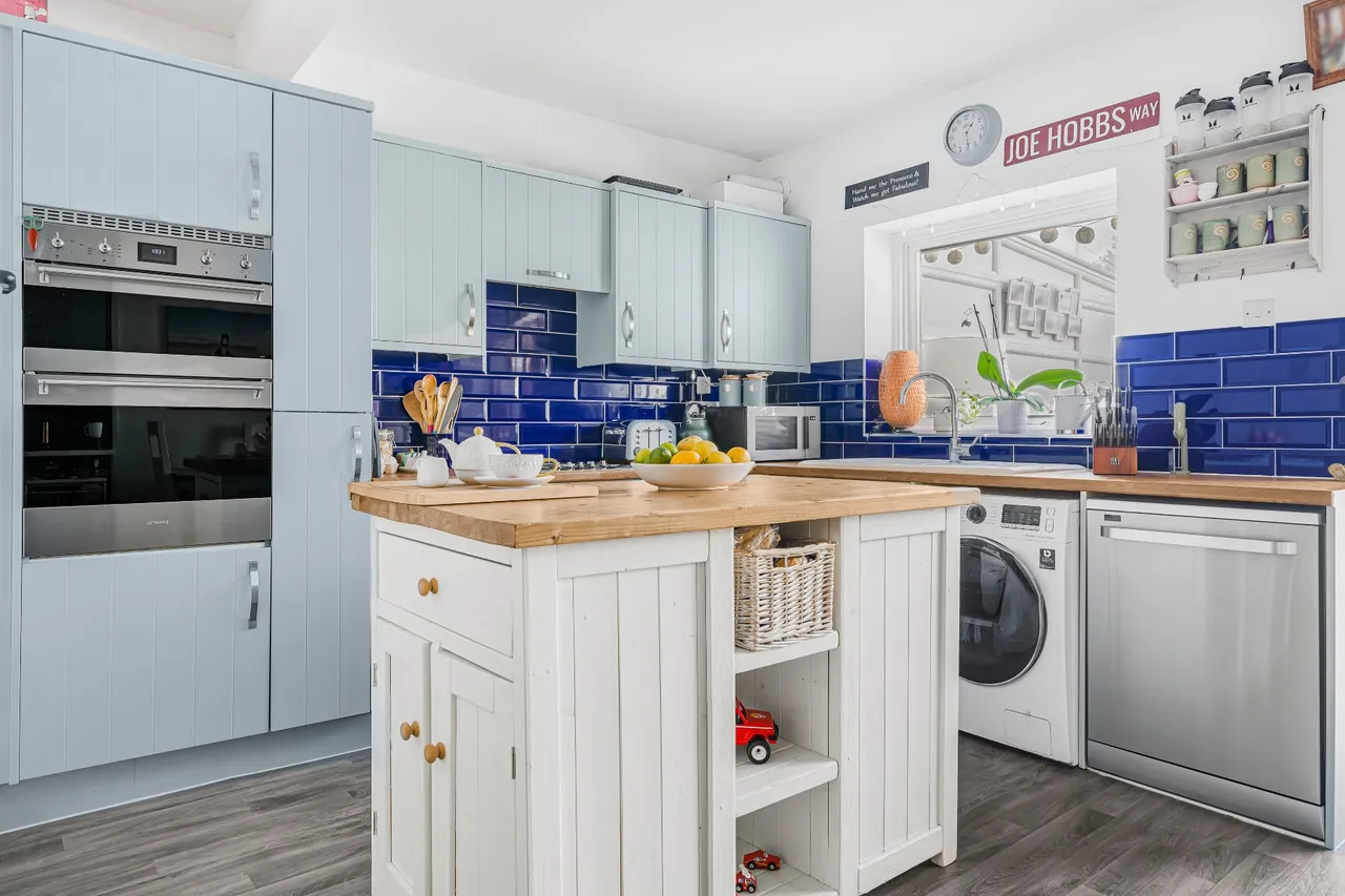 Gaston Bridge Road, Shepperton, TW17, photo 5