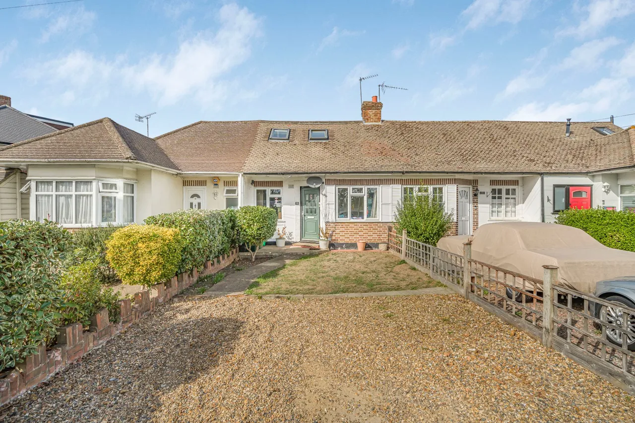 3 bed house for sale, Gaston Bridge Road, Shepperton, TW17