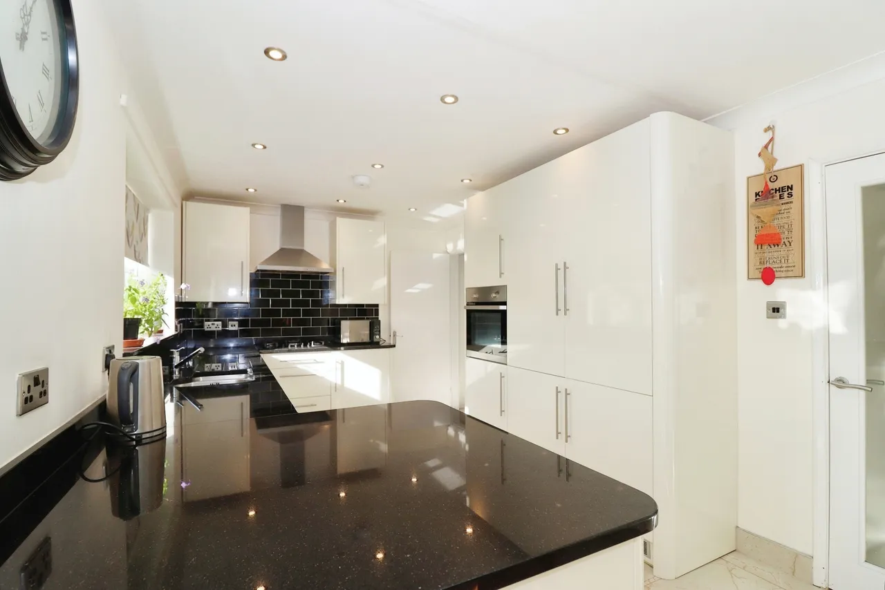 Lapwing Close, Bradley Stoke, Bristol, Gloucestershire, BS32, photo 9