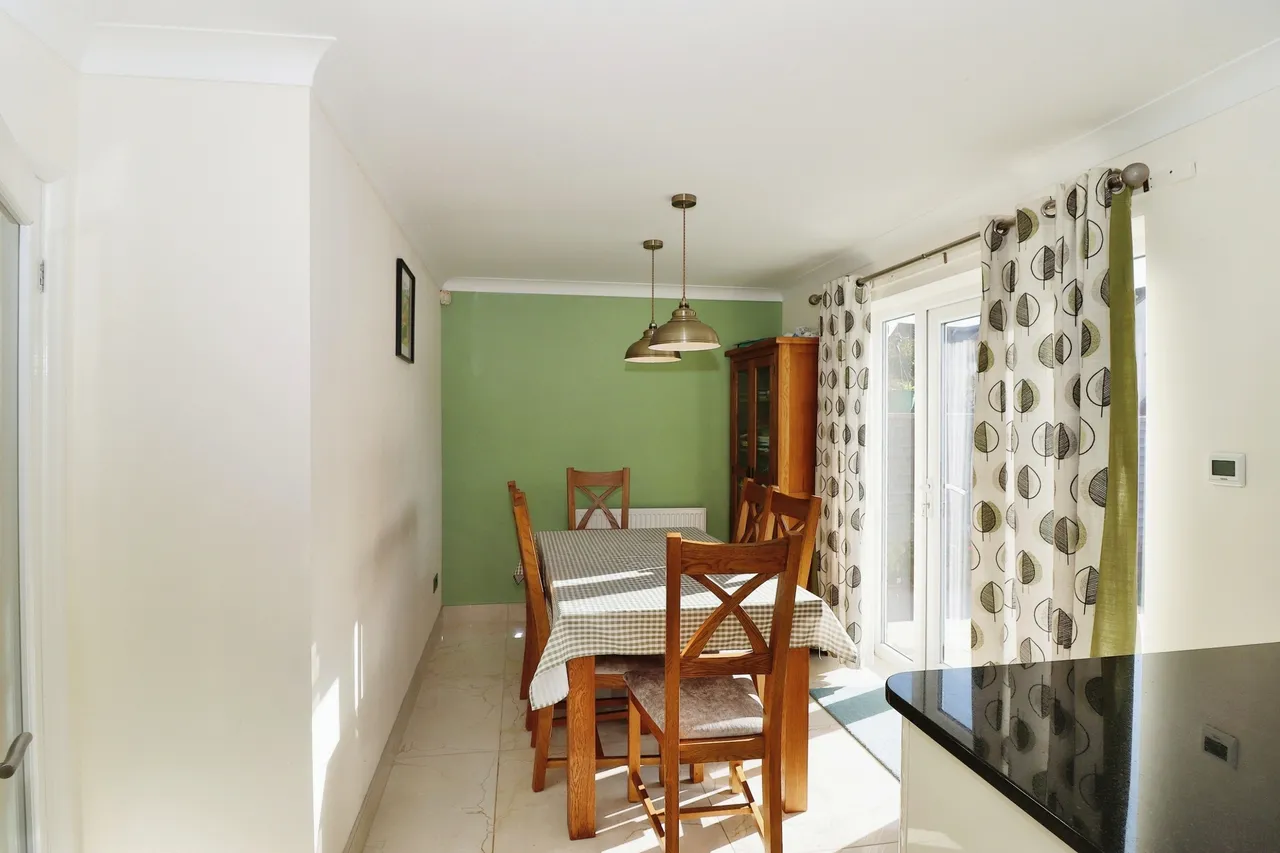 Lapwing Close, Bradley Stoke, Bristol, Gloucestershire, BS32, photo 4