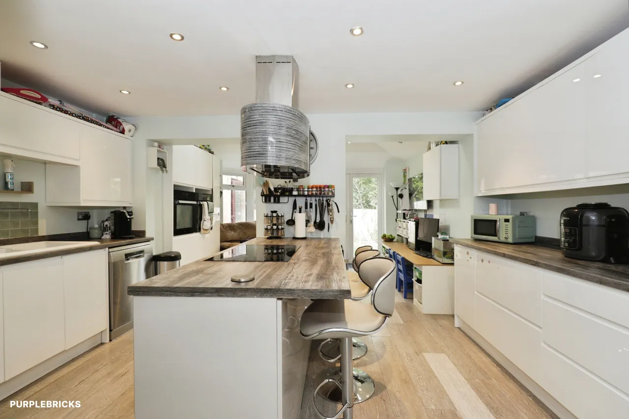 Bankfield, Bardsey, LS17, photo 5