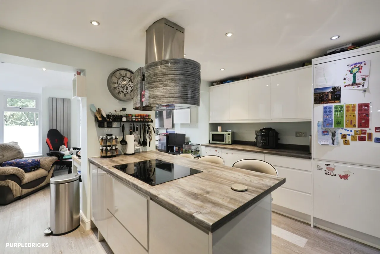 Bankfield, Bardsey, LS17, photo 2