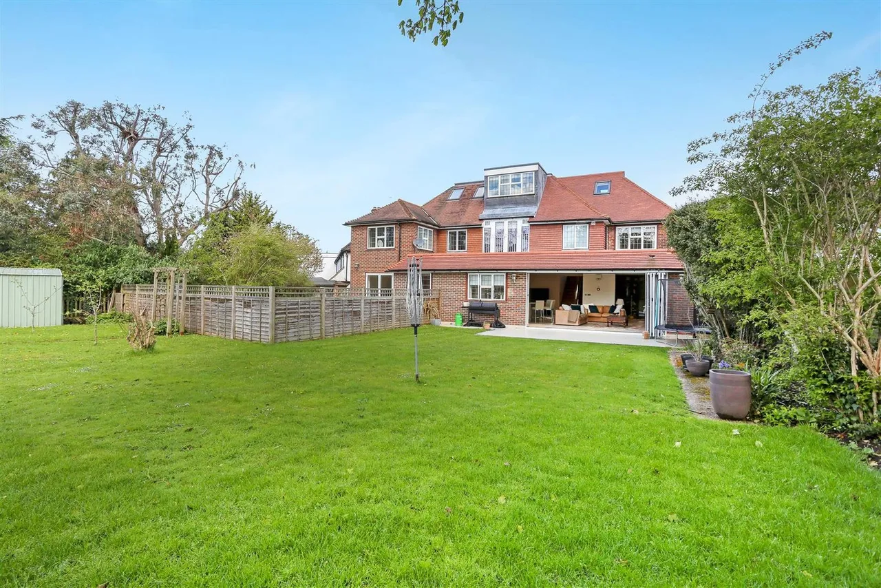 Meadowside Road, South Cheam, SM2 7PF, photo 10