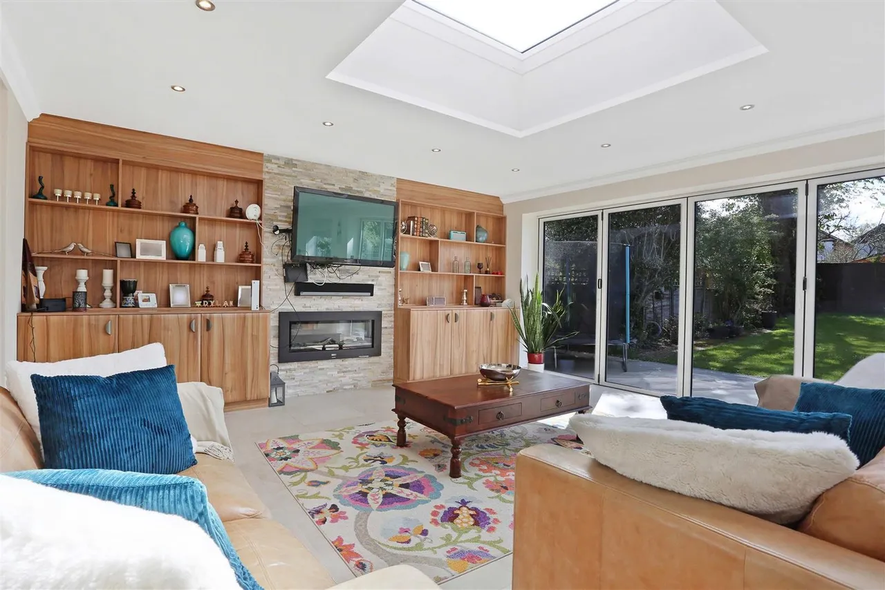 Meadowside Road, South Cheam, SM2 7PF, photo 8