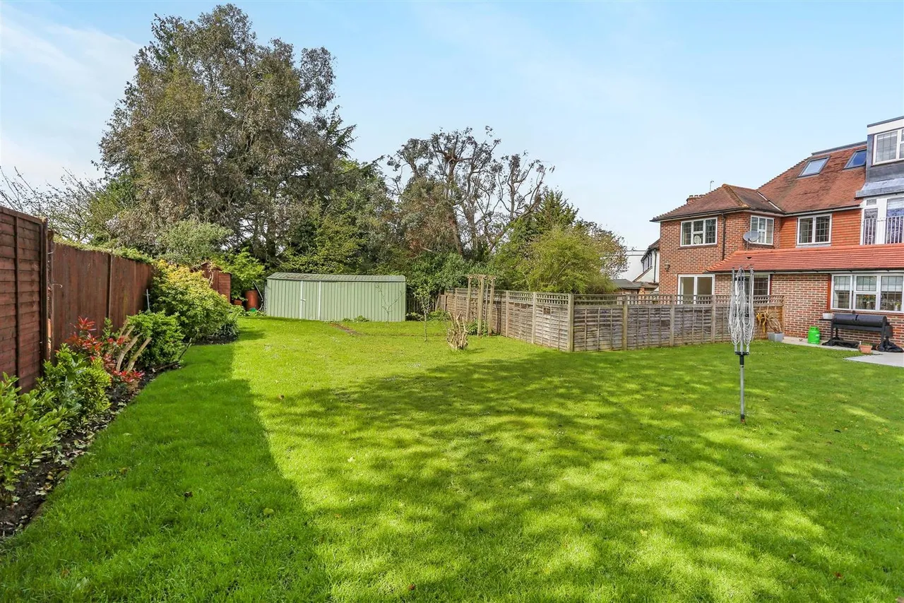 Meadowside Road, South Cheam, SM2 7PF, photo 11