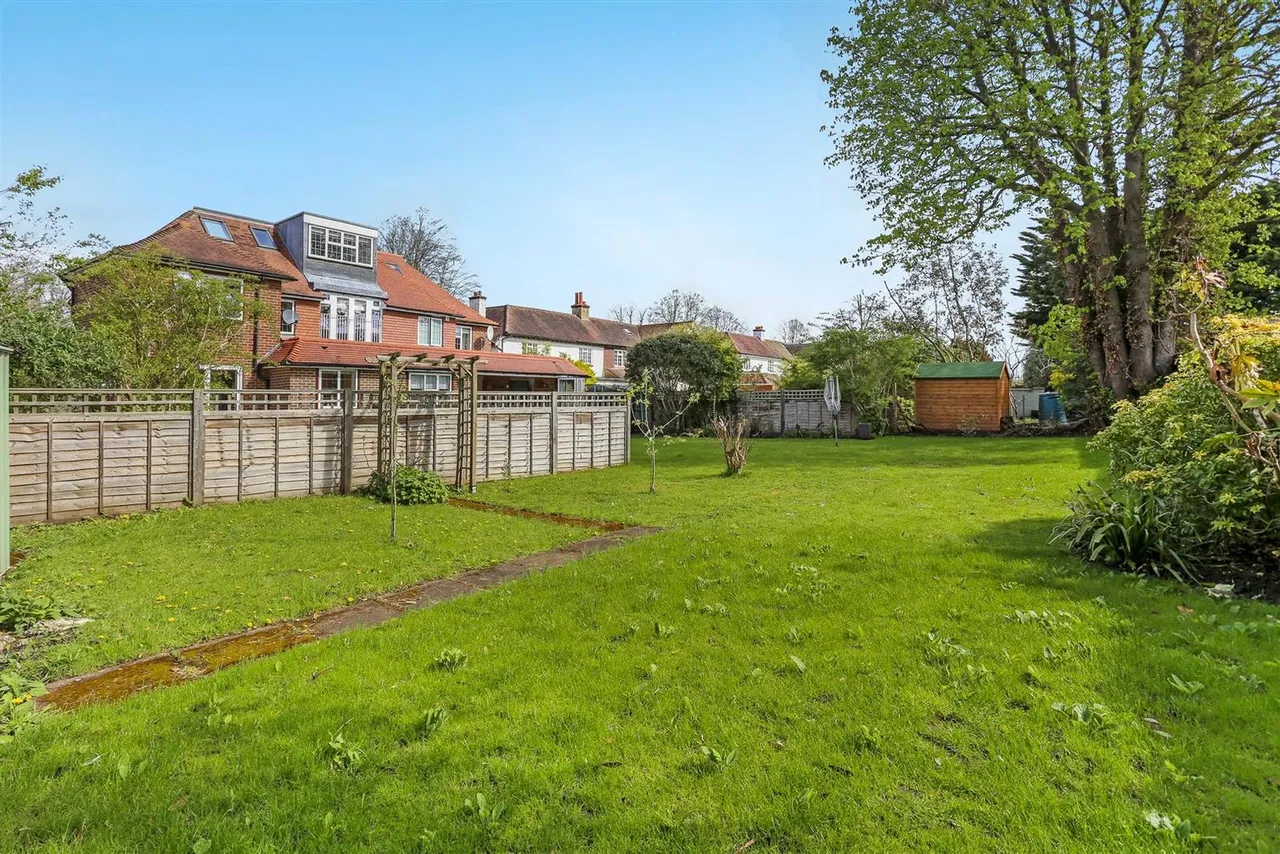 Meadowside Road, South Cheam, SM2 7PF, photo 12