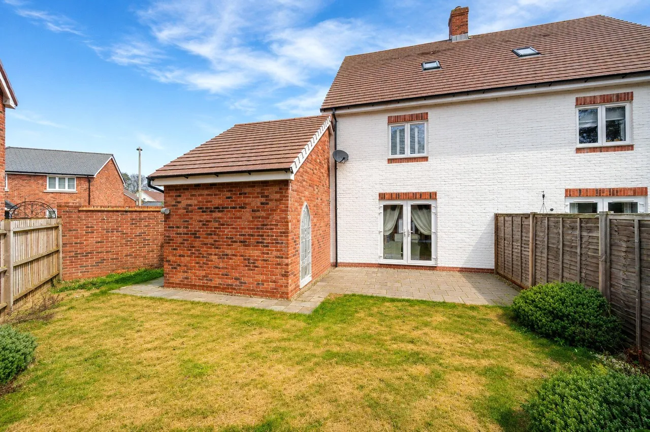 Charlie Brown Road, Burghfield Common, Reading, Berkshire, RG7 3FB, photo 6