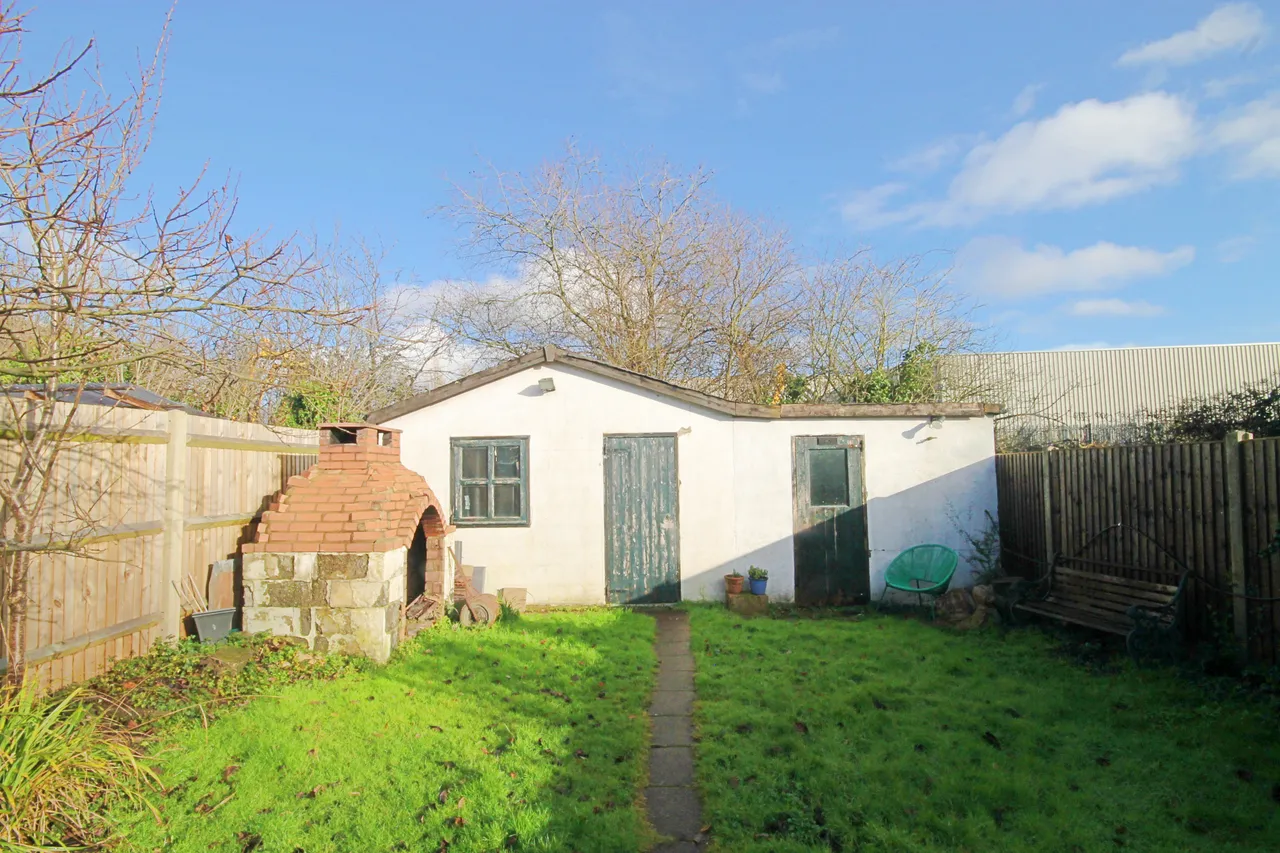 Bennetts Avenue, Greenford, UB6, photo 14