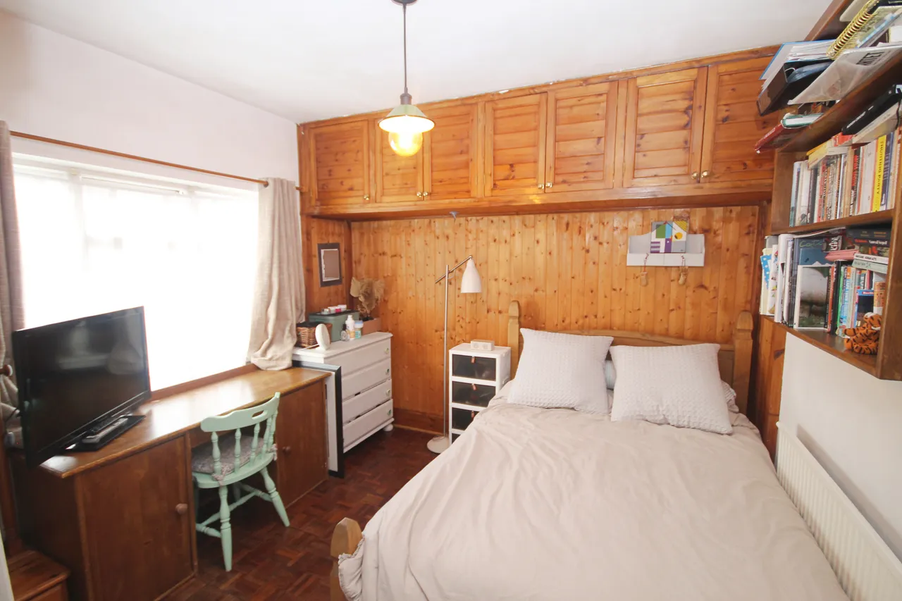 Bennetts Avenue, Greenford, UB6, photo 3