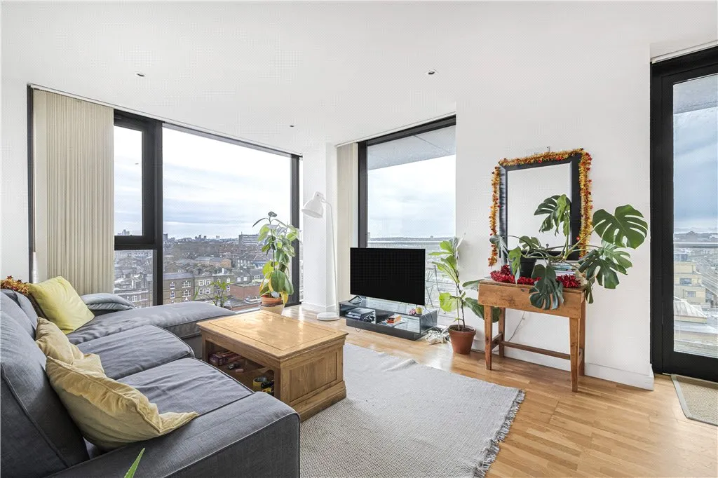 3 bed flat for sale, Amelia Street, London, SE17