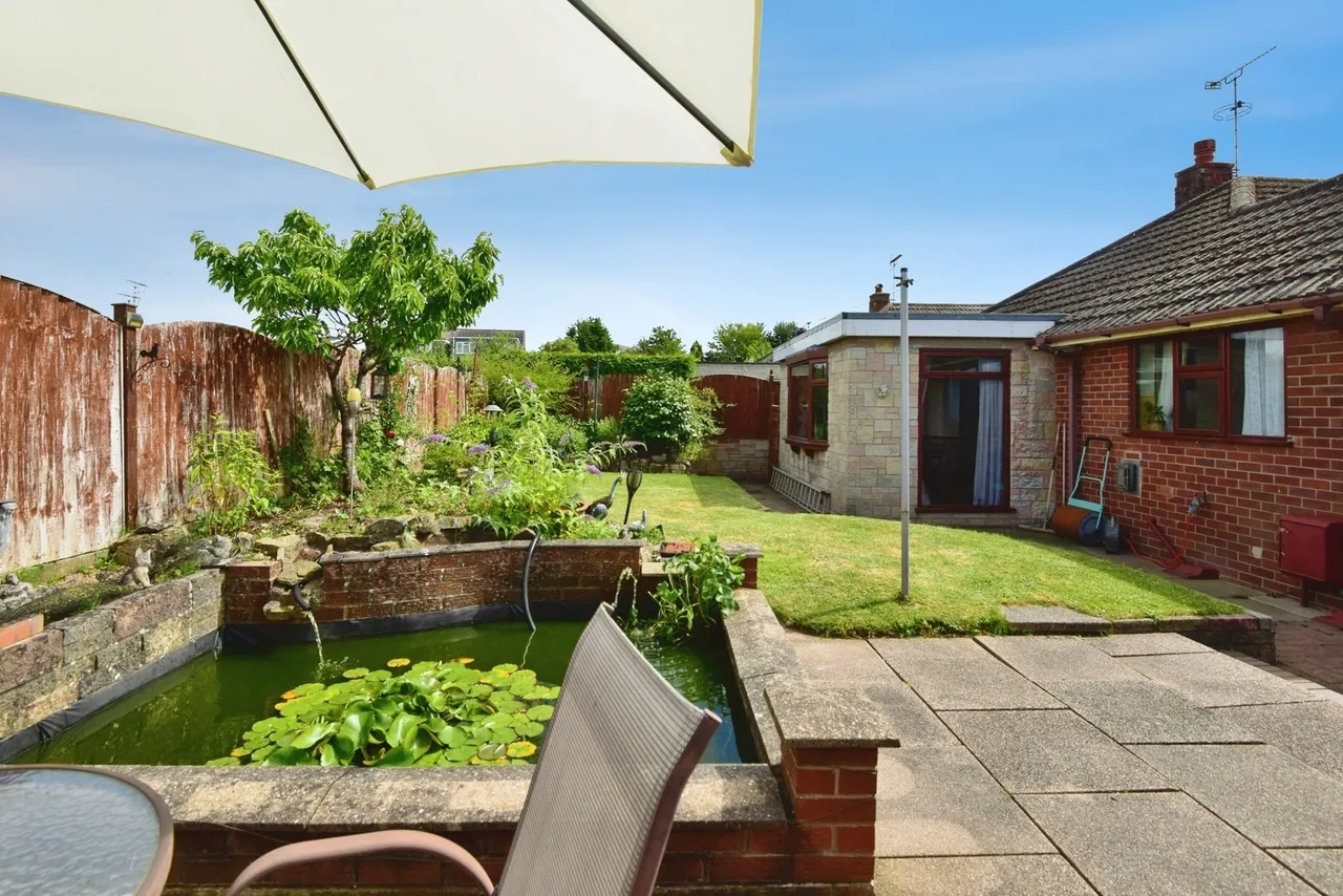 Brattswood Drive, Church Lawton, Stoke-on-Trent, Cheshire, ST7, photo 3