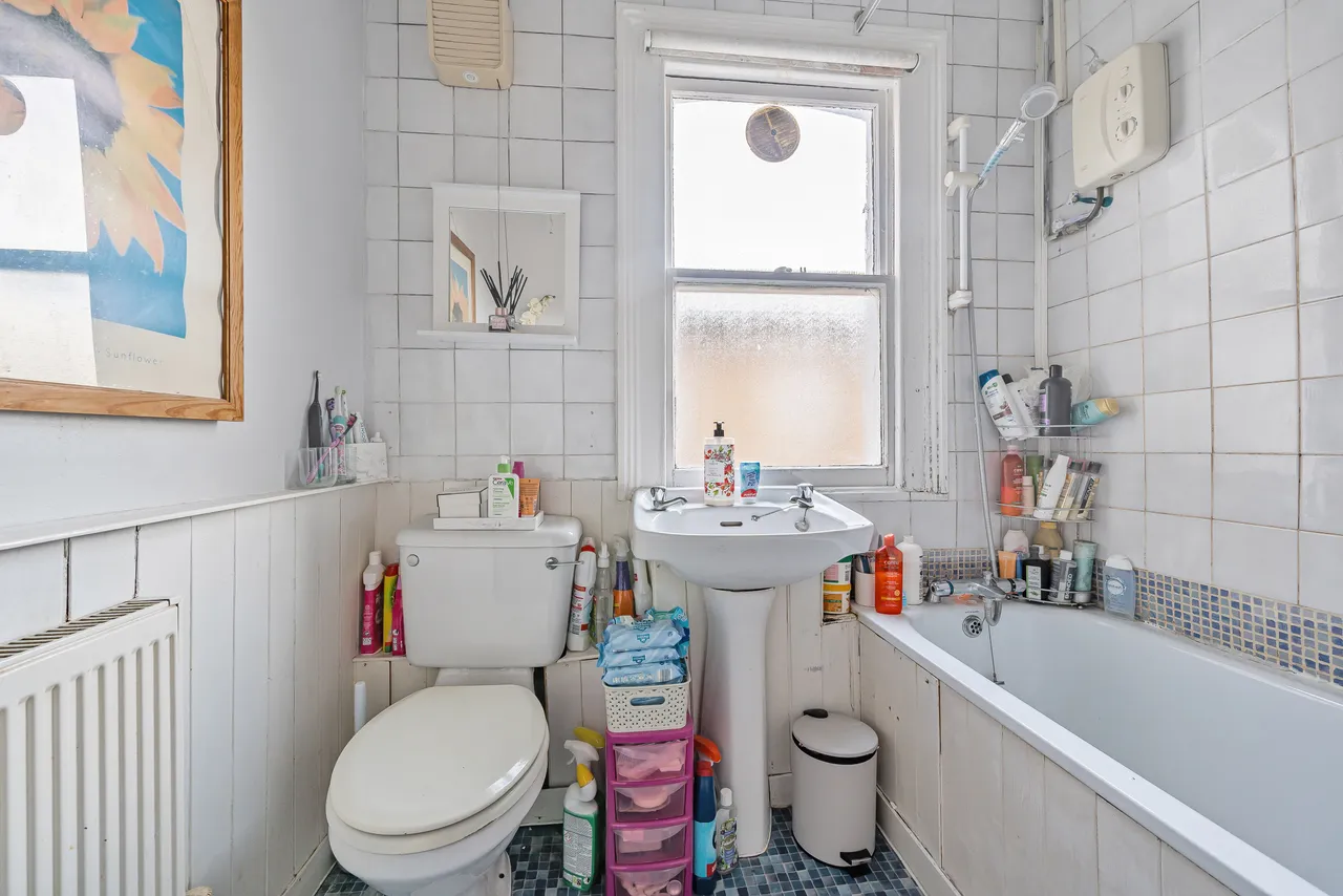 London, N13, photo 7