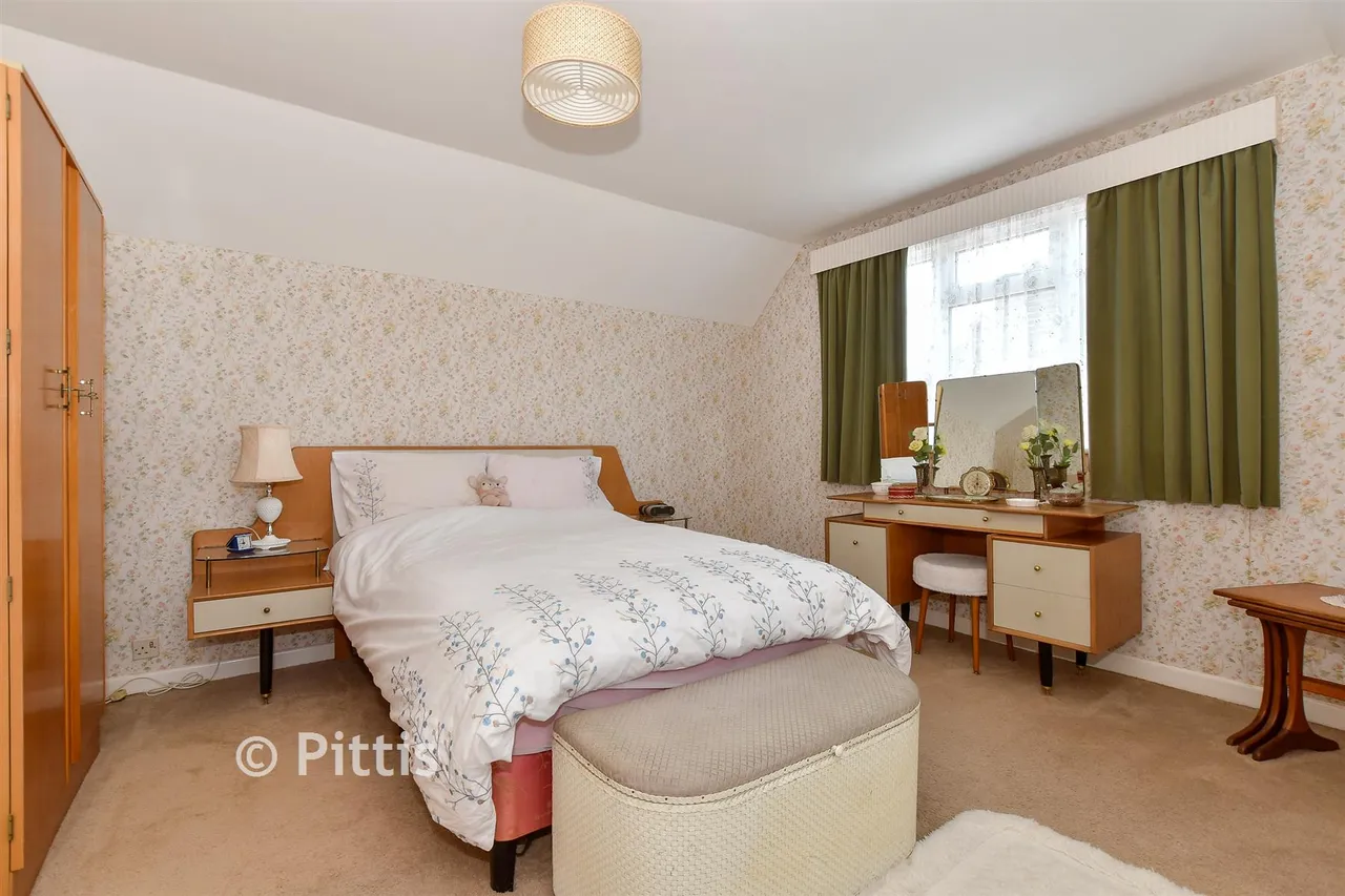 Ratcliffe Avenue, Ryde, PO33, photo 8