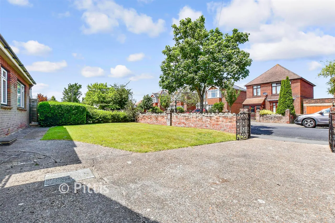 Ratcliffe Avenue, Ryde, PO33, photo 12
