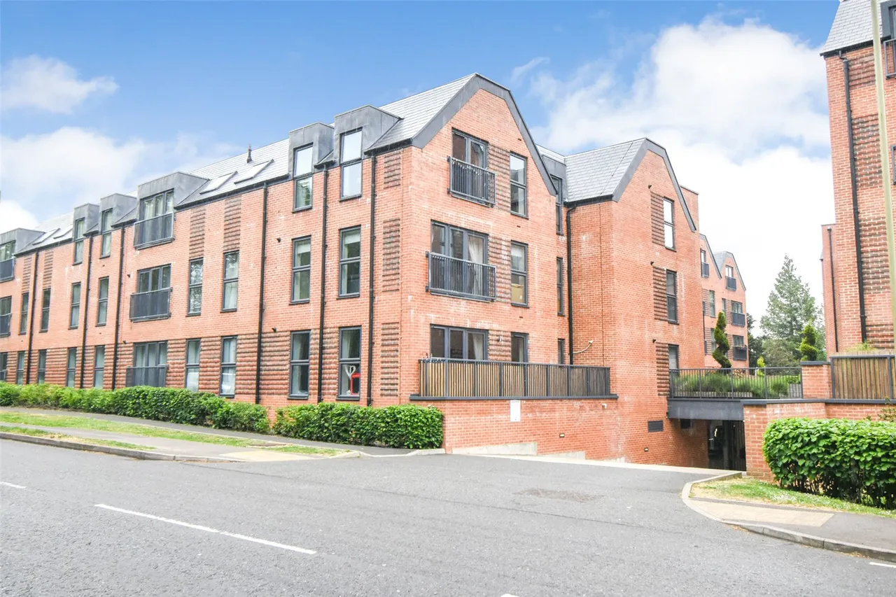 Station Road, Hook, Hampshire, RG27 9QF, photo 18
