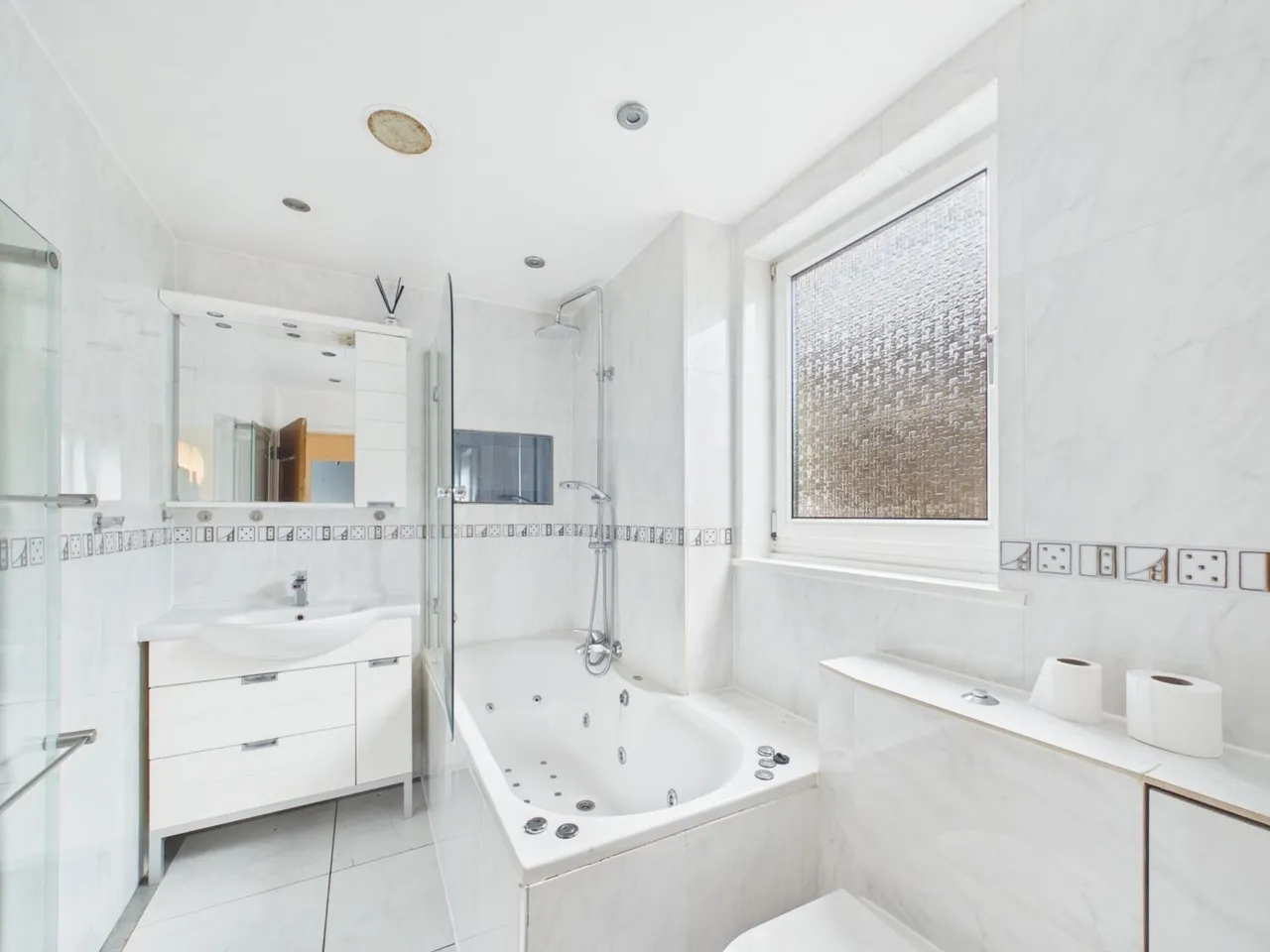 Swan Lane, London, N20, photo 16