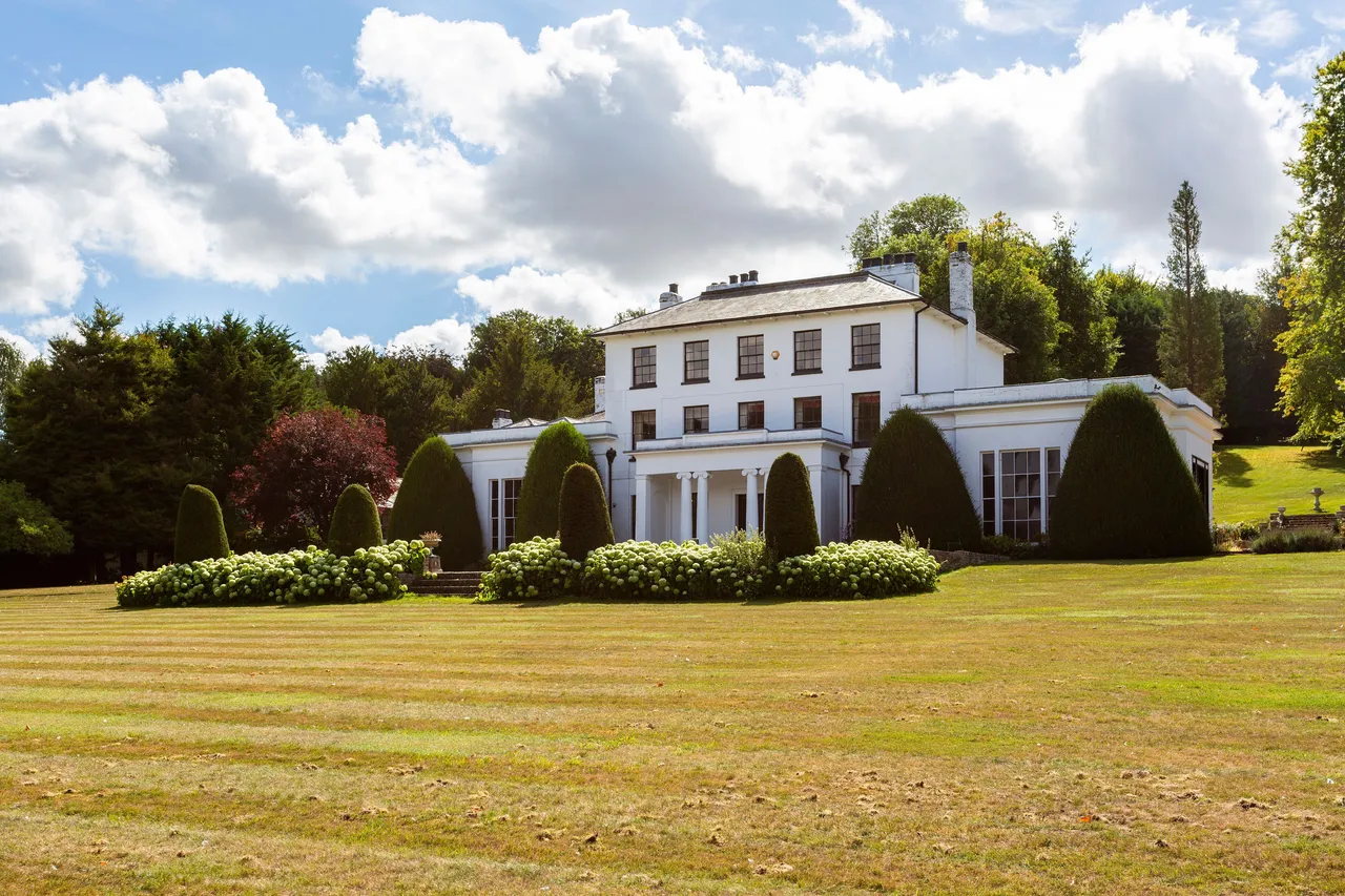 9 bed house for sale, Munden Road, Dane End, SG12