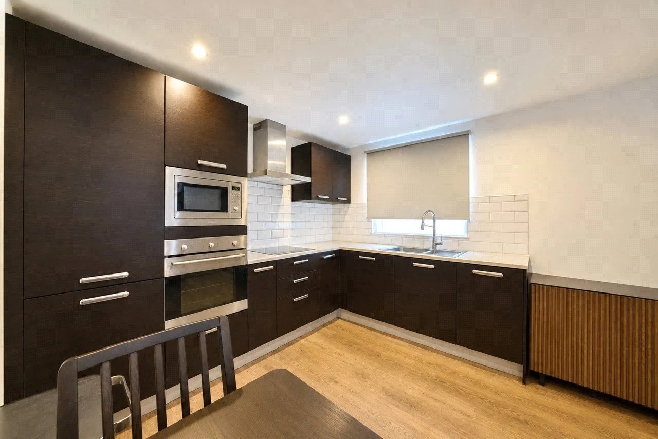 Gallions Road, London, E16, photo 5