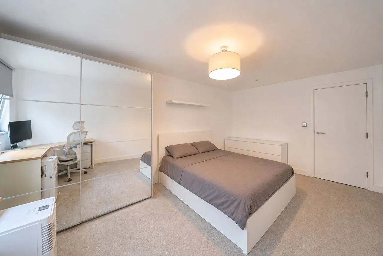 Gallions Road, London, E16, photo 7