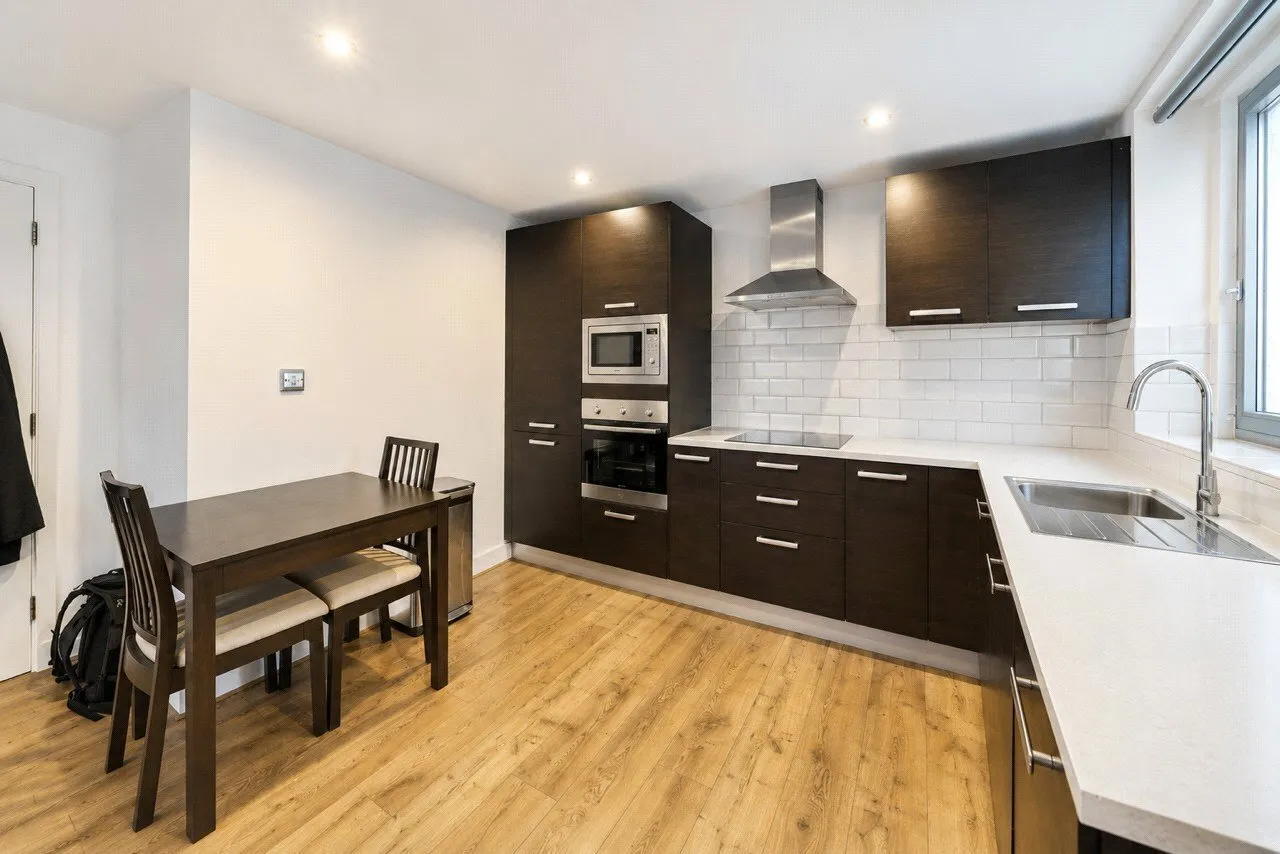 Gallions Road, London, E16, photo 4