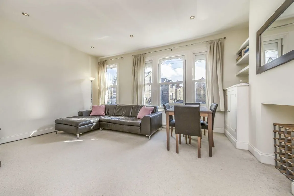 Summerley Street, SW18, photo 2