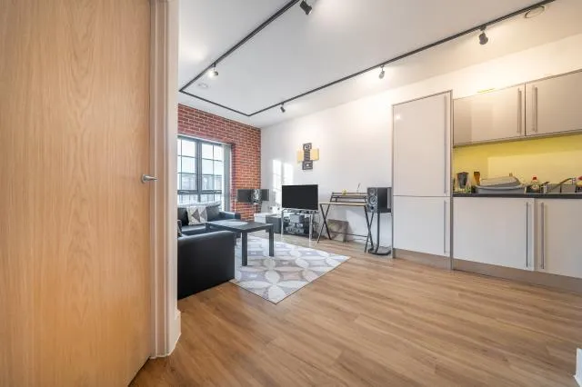 Merchants Court, Newbury, RG14, photo 5